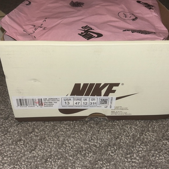 Travis Scott Jordan 1 Low “Reverse Mocha” - Picture 4 of 9